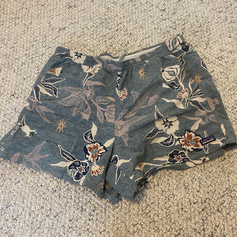 Women’s Patagonia Baggies - L